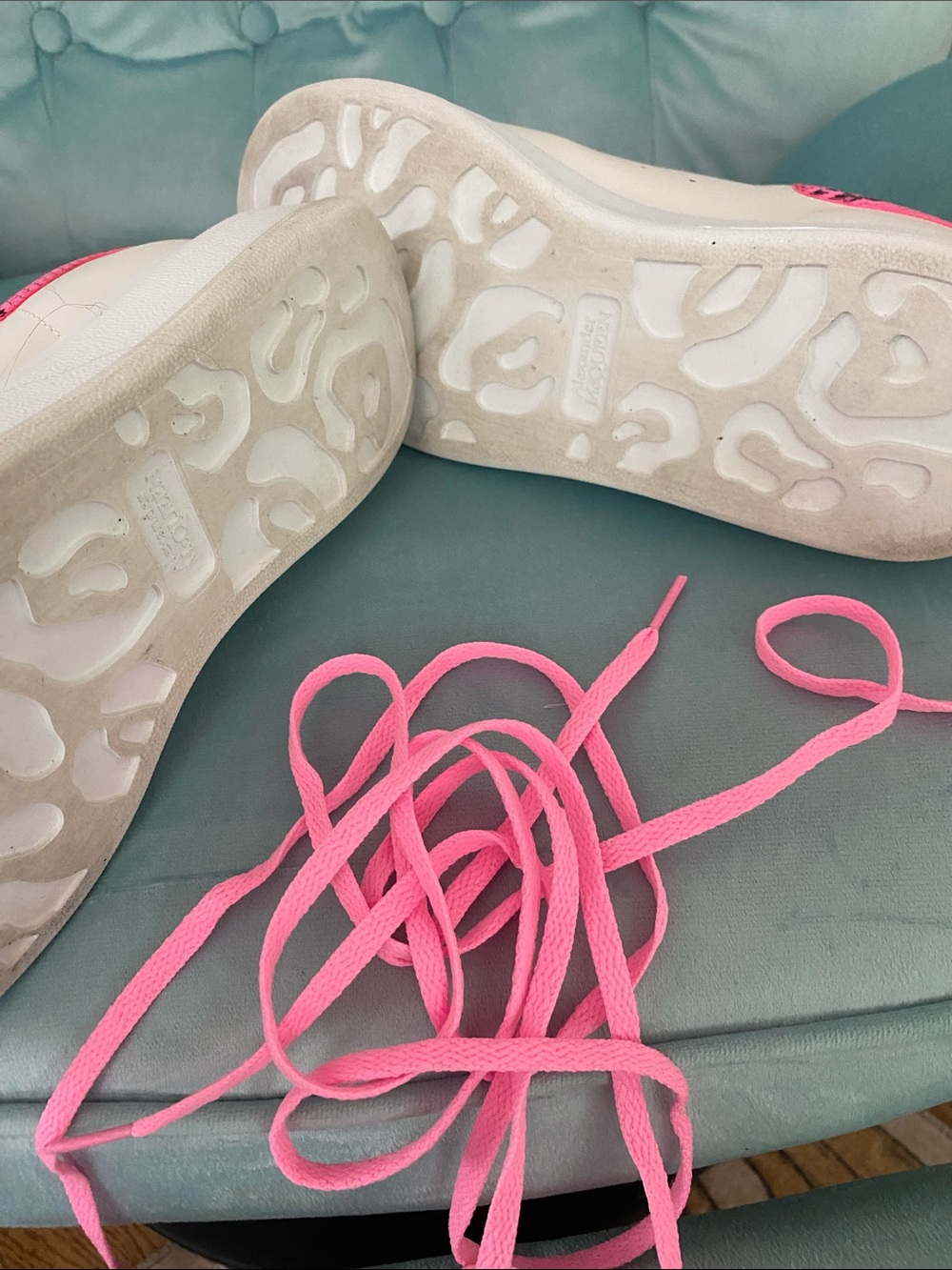 Alexander McQueen White Sneakers with Hot Pink Laces & Pink Snake-Print Heel - Picture 4 of 6